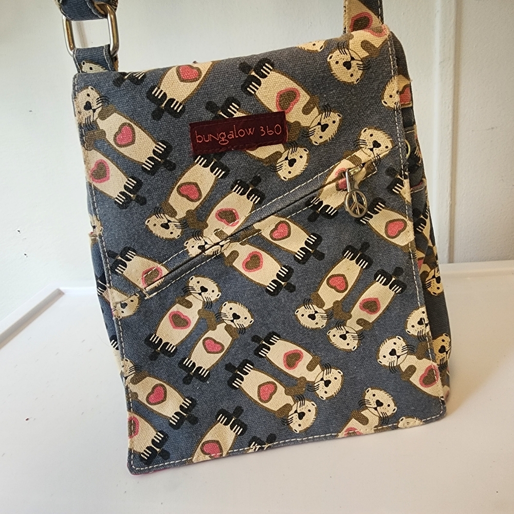 Bungalow 360 Small Messenger Bag Sea Otters Crossbody Bag Purse